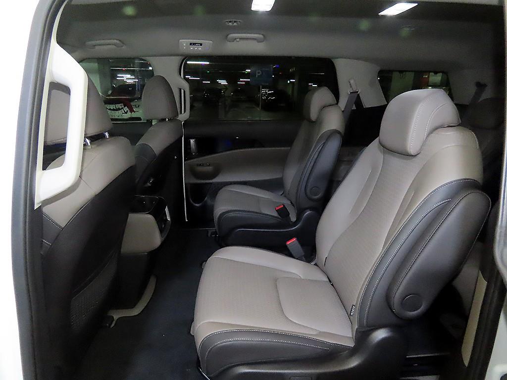 KIA Carnival - Vista 7