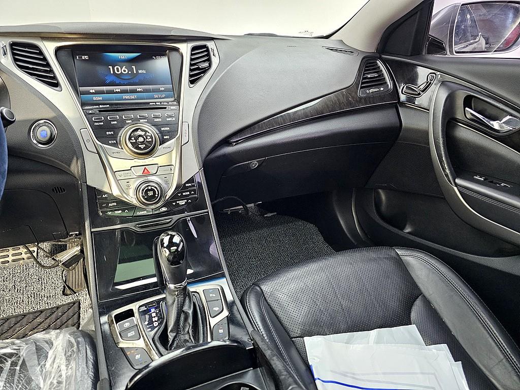 HYUNDAI Grandeur - Vista 8