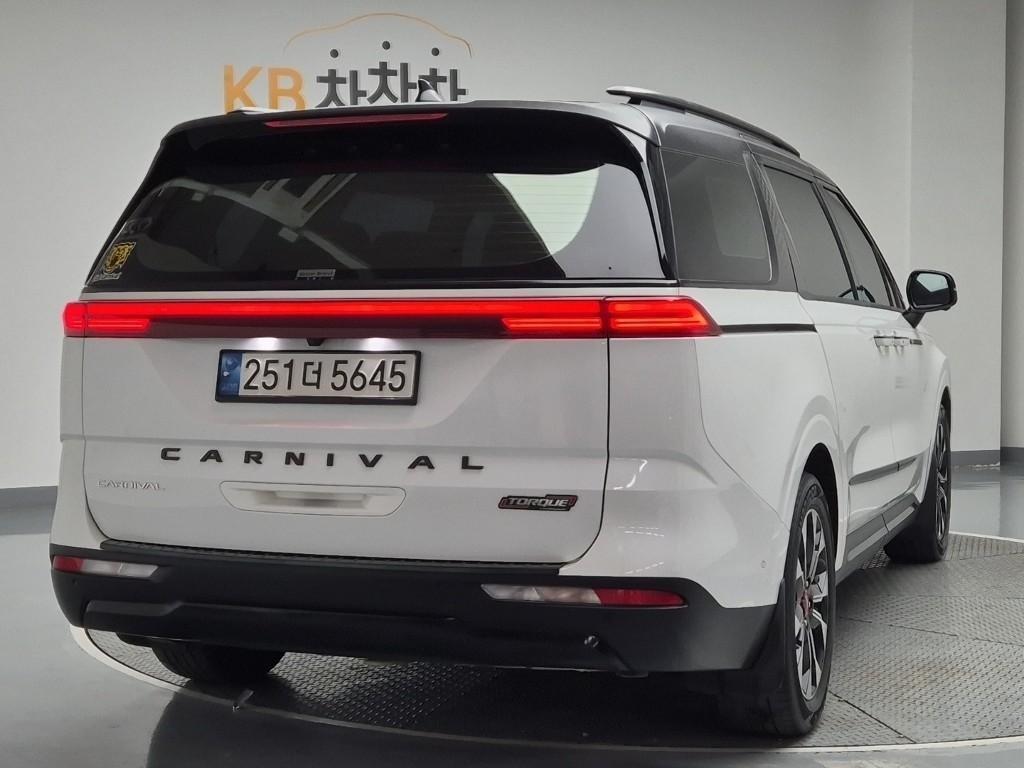 KIA Carnival - Vista 4