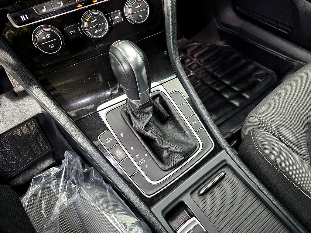 Volkswagen Golf 2016 Azul - Importación desde Corea - HF Imports Iquique - Foto 16