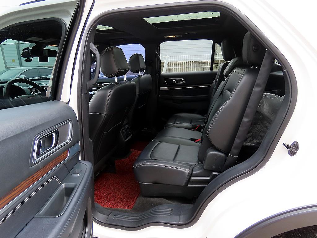 Ford Explorer - Vista 6