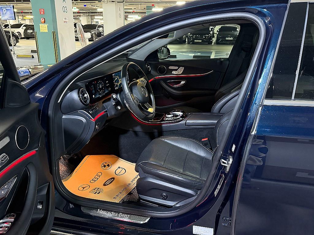 Mercedes Benz E class - Vista 7