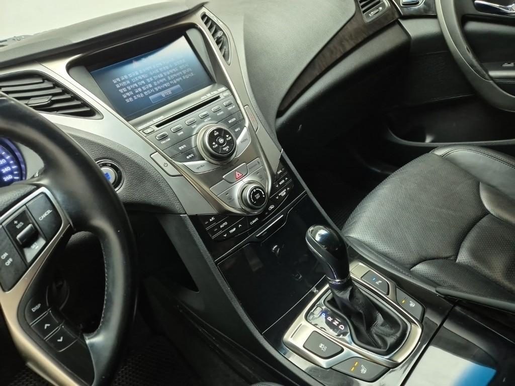 HYUNDAI Grandeur - Vista 8