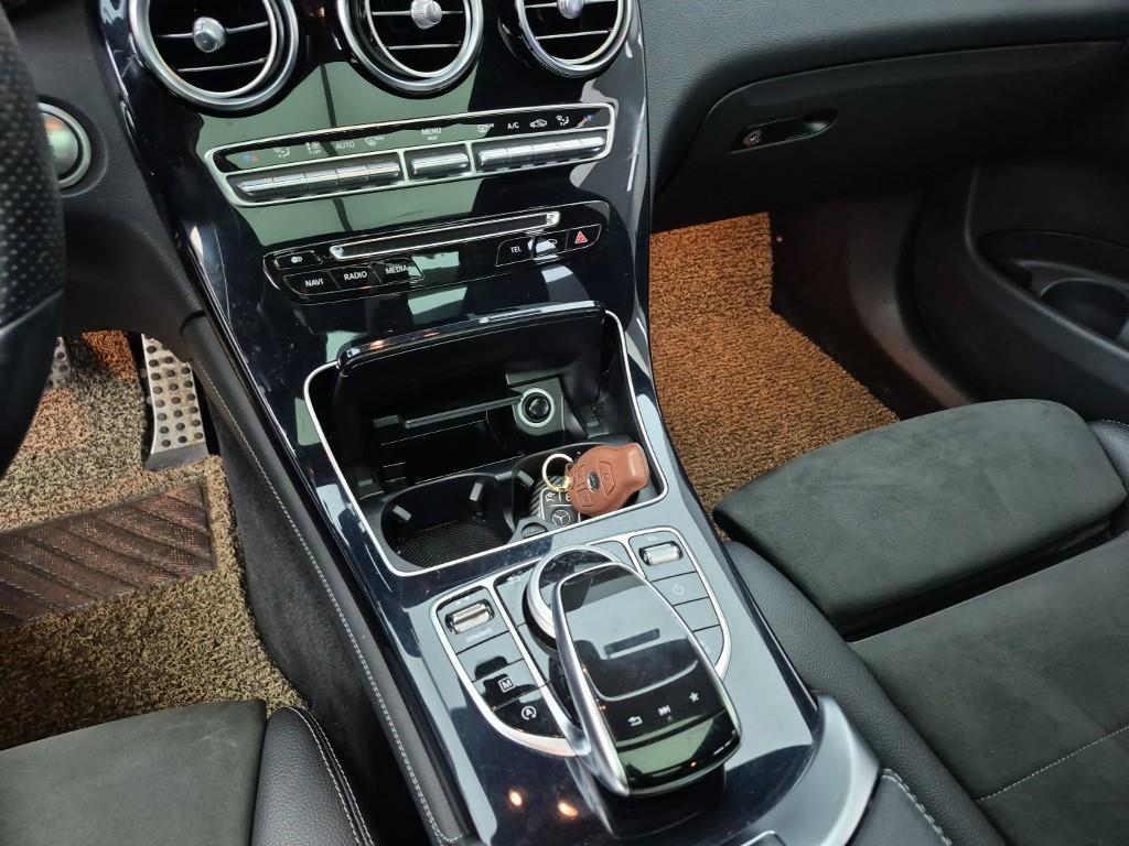 Mercedes Benz GLC Class - Vista 10