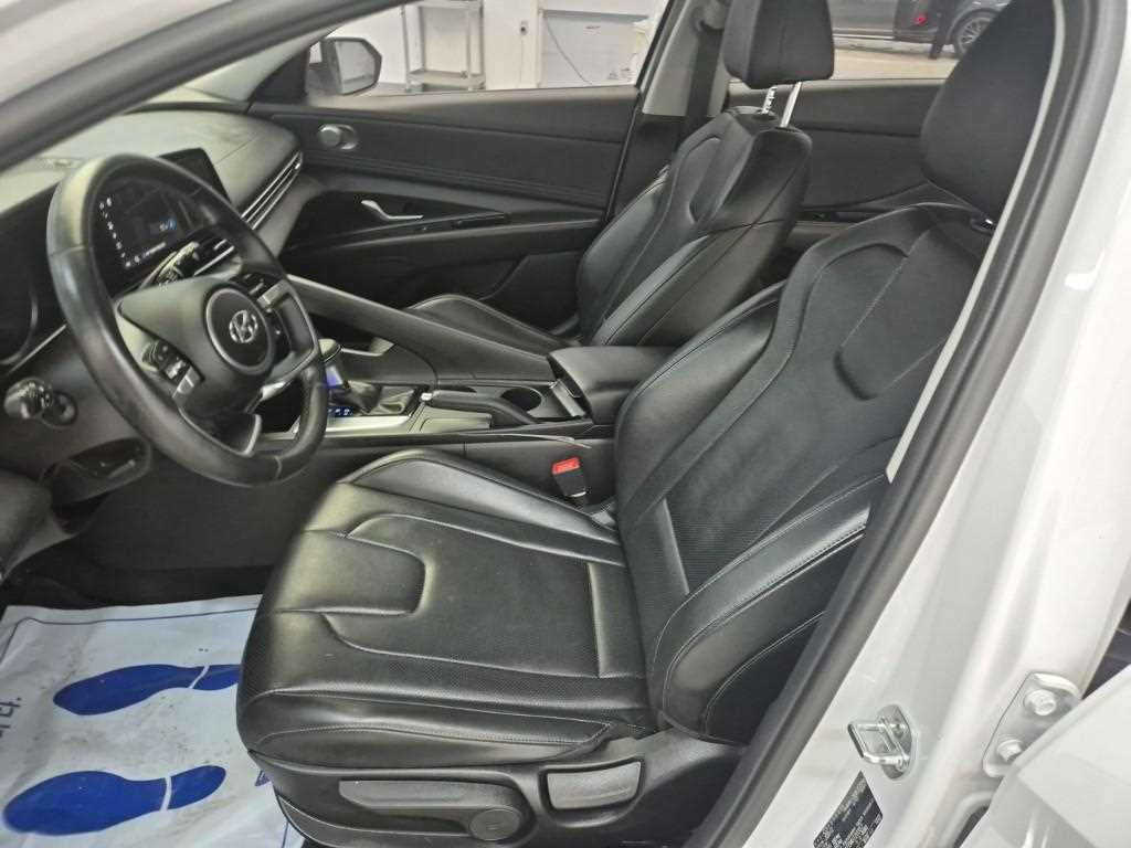 HYUNDAI Avante - Vista 11