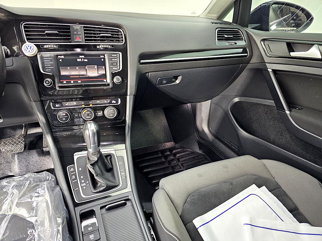 Volkswagen Golf - Vista 10