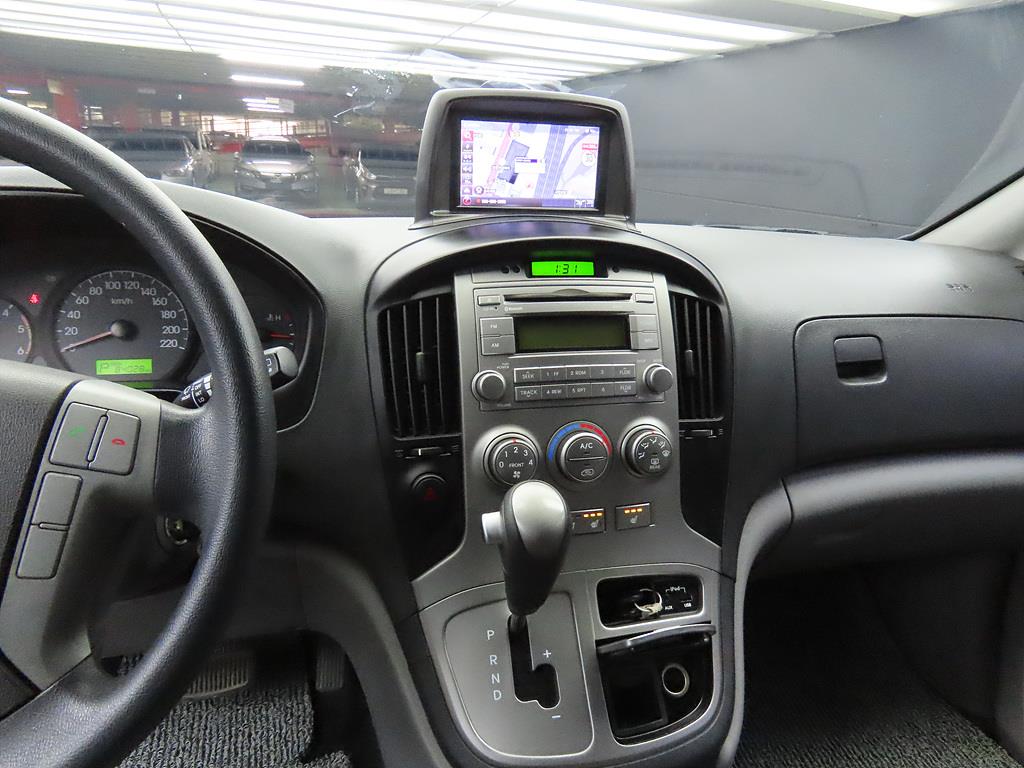 HYUNDAI Starex - Vista 7