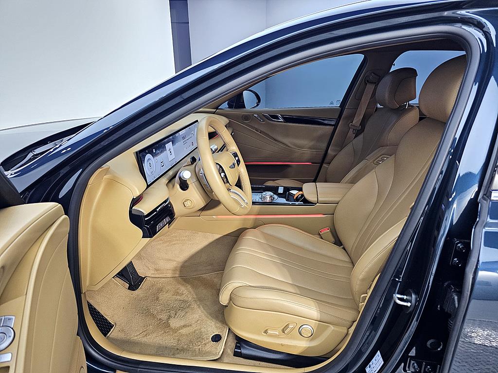 Genesis G80 - Vista 8