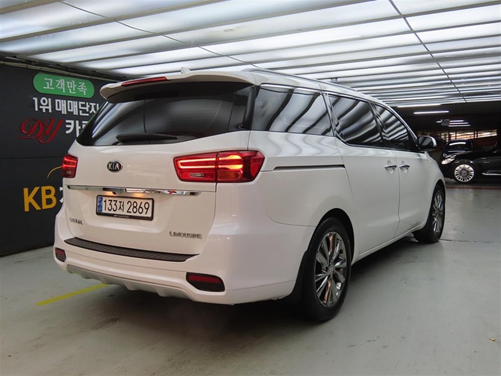 KIA Carnival - Vista 4
