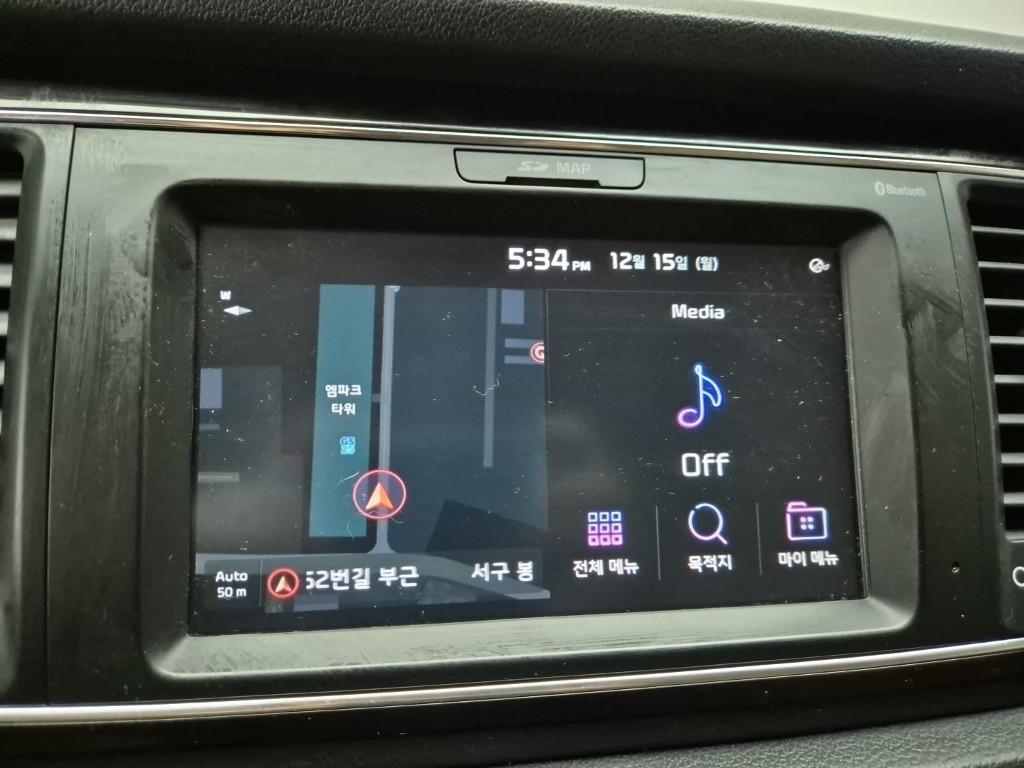 KIA Carnival - Vista 10