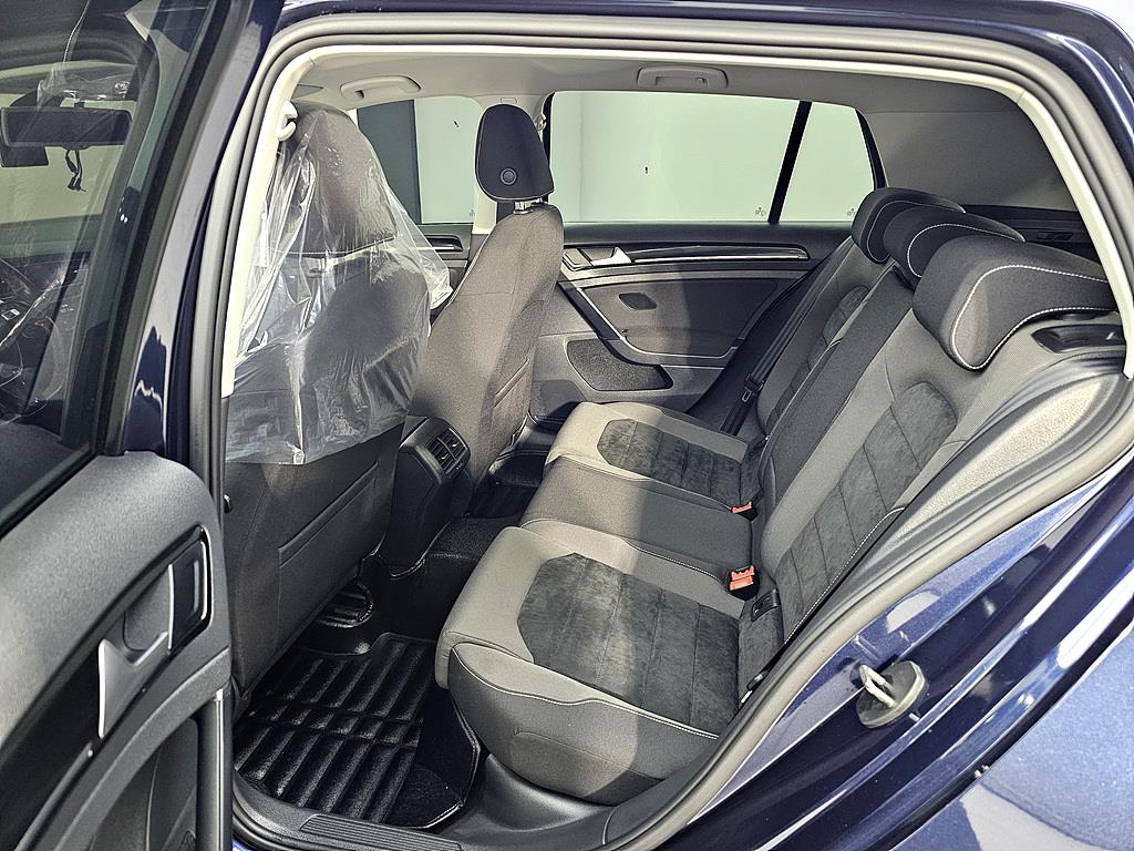 Volkswagen Golf - Vista 9