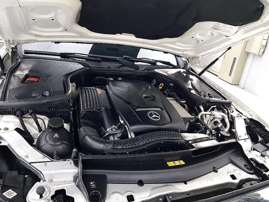 Mercedes Benz E class - Vista 6