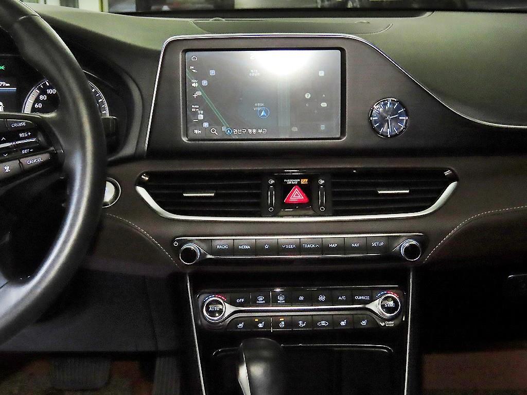 HYUNDAI Grandeur - Vista 11