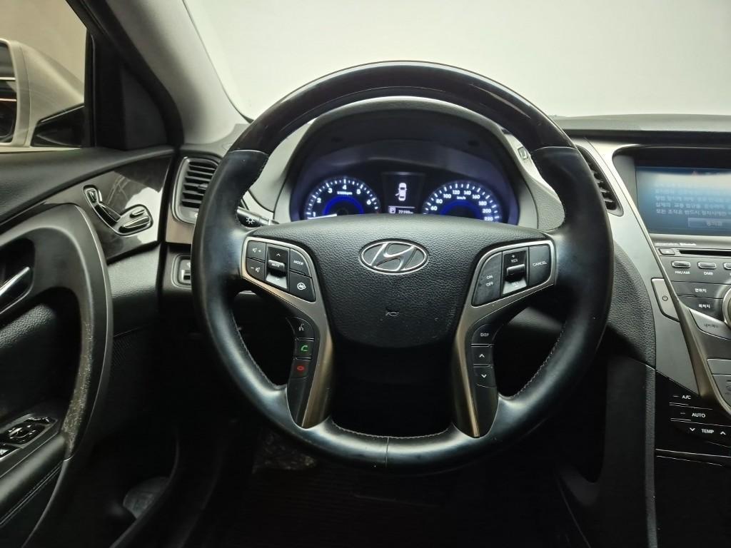 HYUNDAI Grandeur - Vista 9