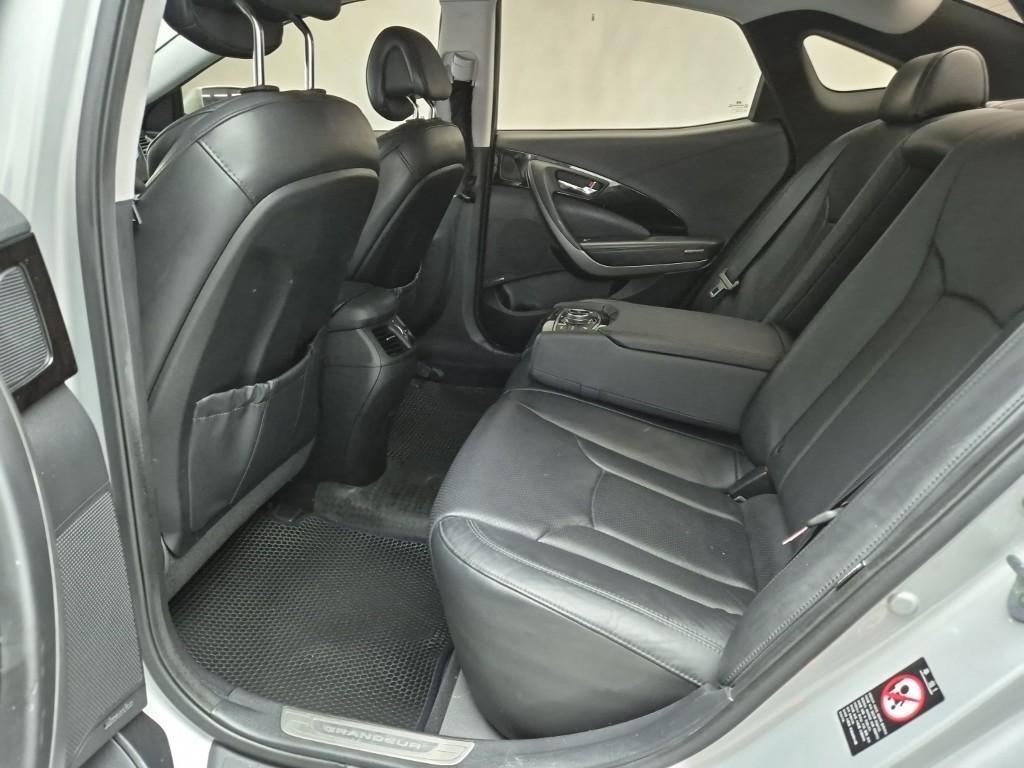 HYUNDAI Grandeur - Vista 12