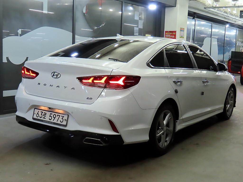 HYUNDAI Sonata - Vista 4