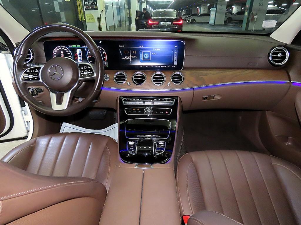 Mercedes Benz E class - Vista 10