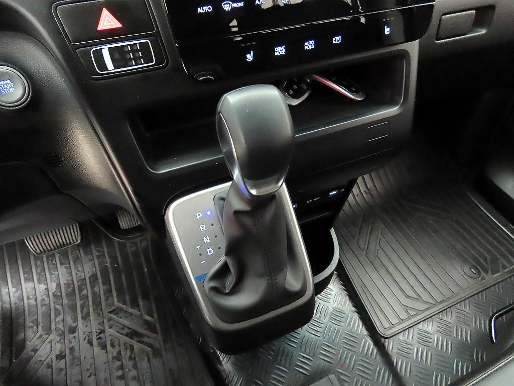 HYUNDAI Staria - Vista 11