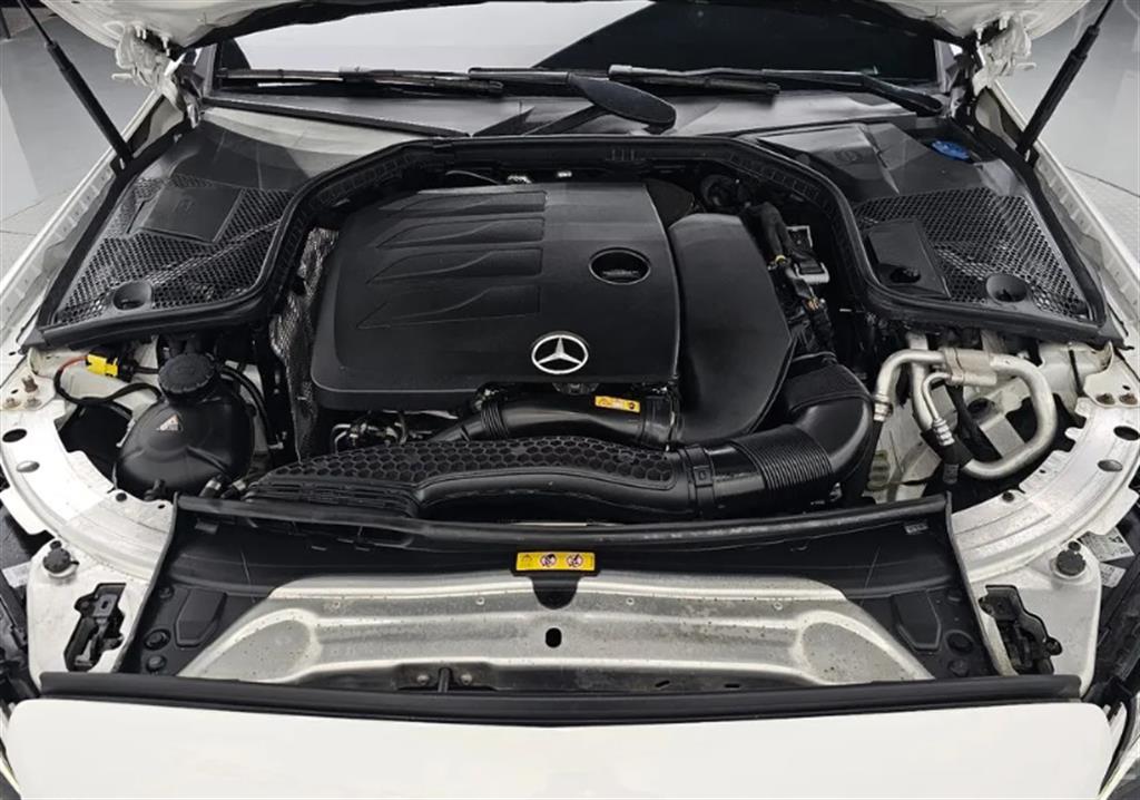 Mercedes Benz C Class - Vista 8