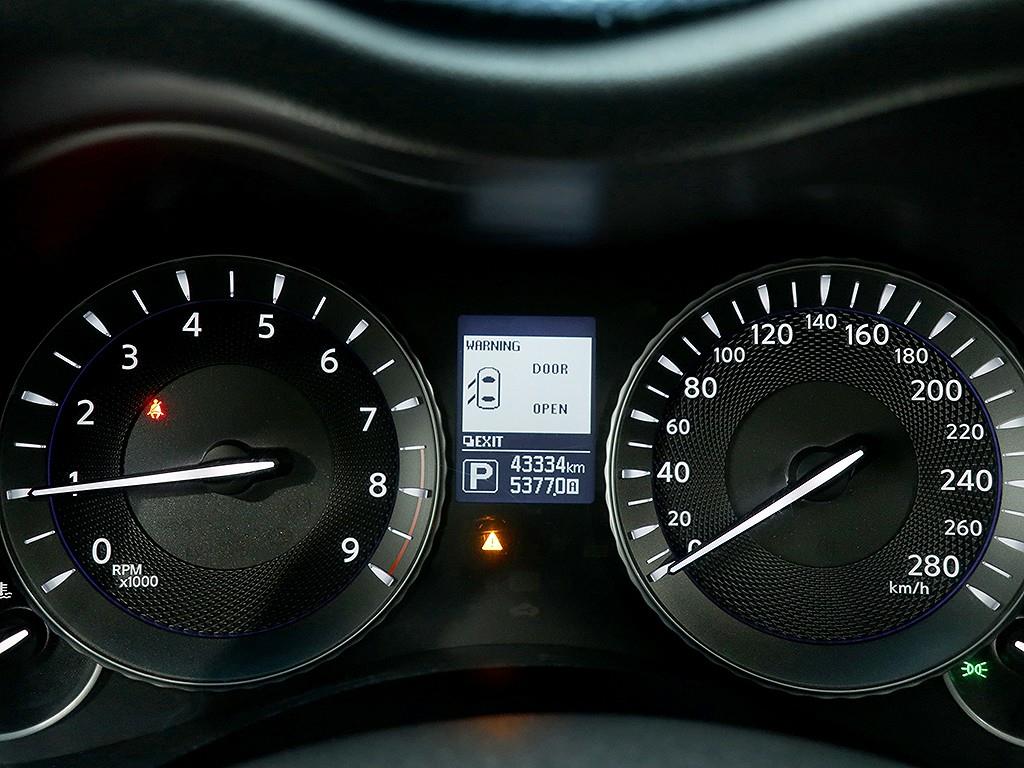 Infiniti Q - Vista 11