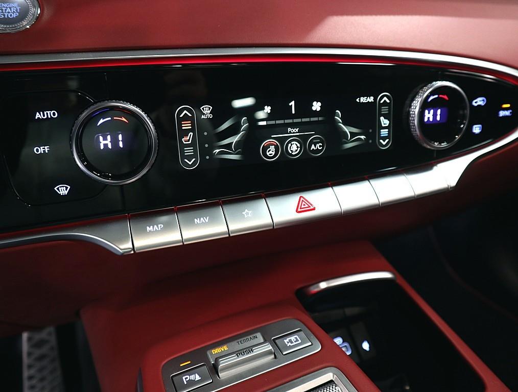 Genesis GV70 - Vista 12