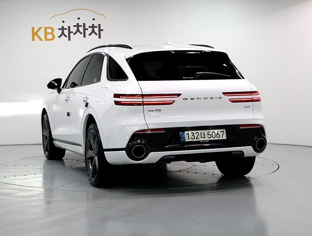 Genesis GV70 - Vista 4