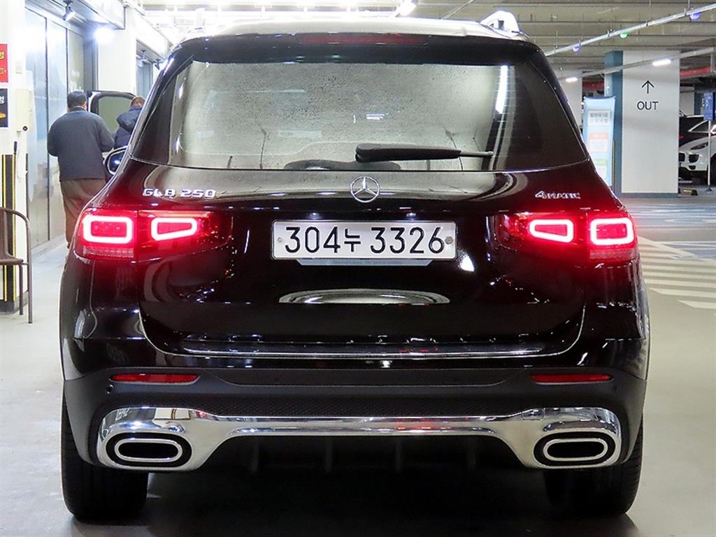 Mercedes Benz GLB Class - Vista 5