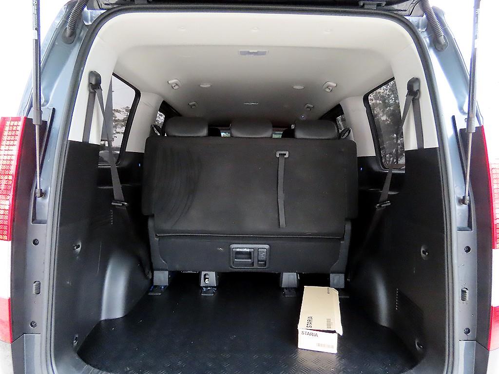 HYUNDAI Staria 2022 Gris - Importación desde Corea - HF Imports Iquique - Foto 18