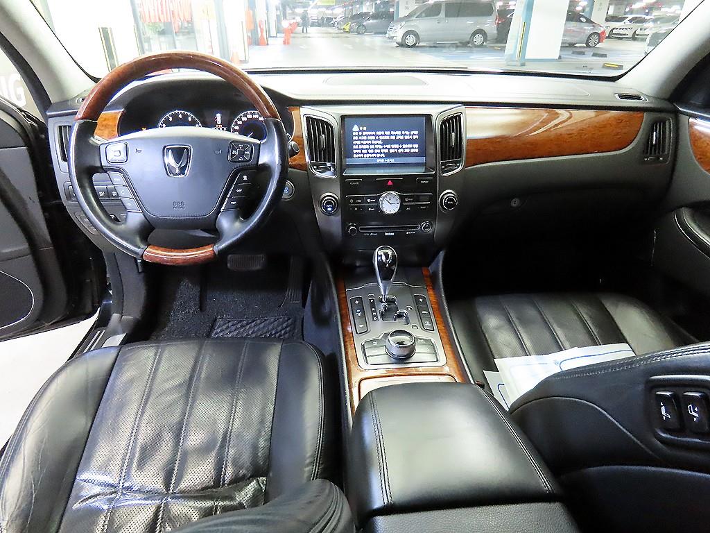 HYUNDAI Equus - Vista 10