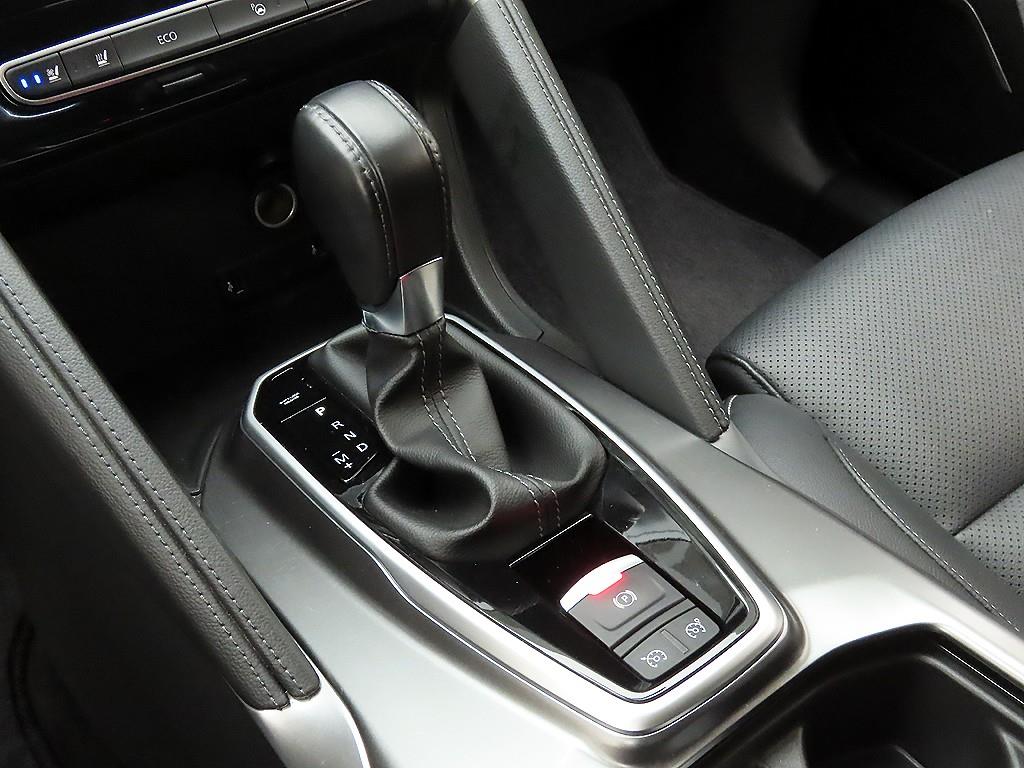 SAMSUNG QM6 - Vista 9