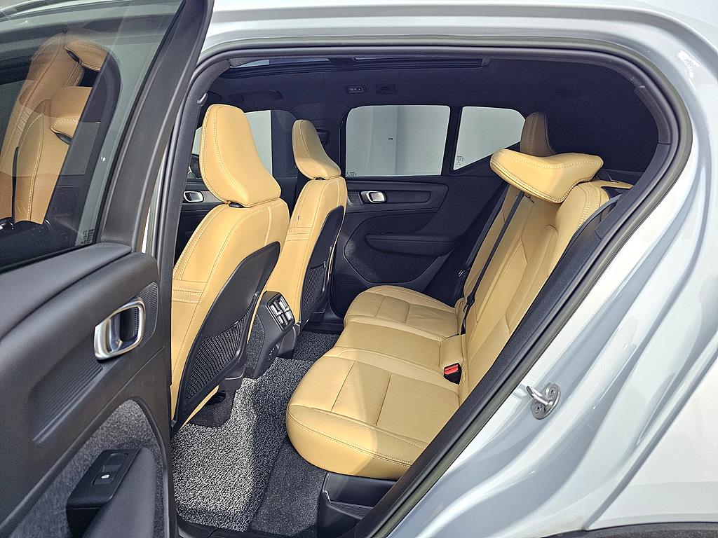 Volvo XC40 - Vista 9