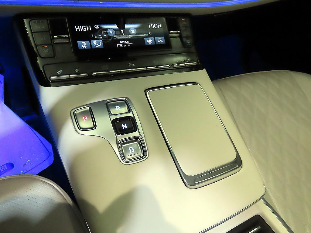 HYUNDAI Grandeur - Vista 12