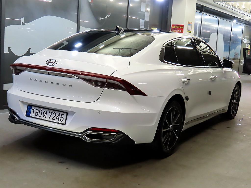 HYUNDAI Grandeur - Vista 4