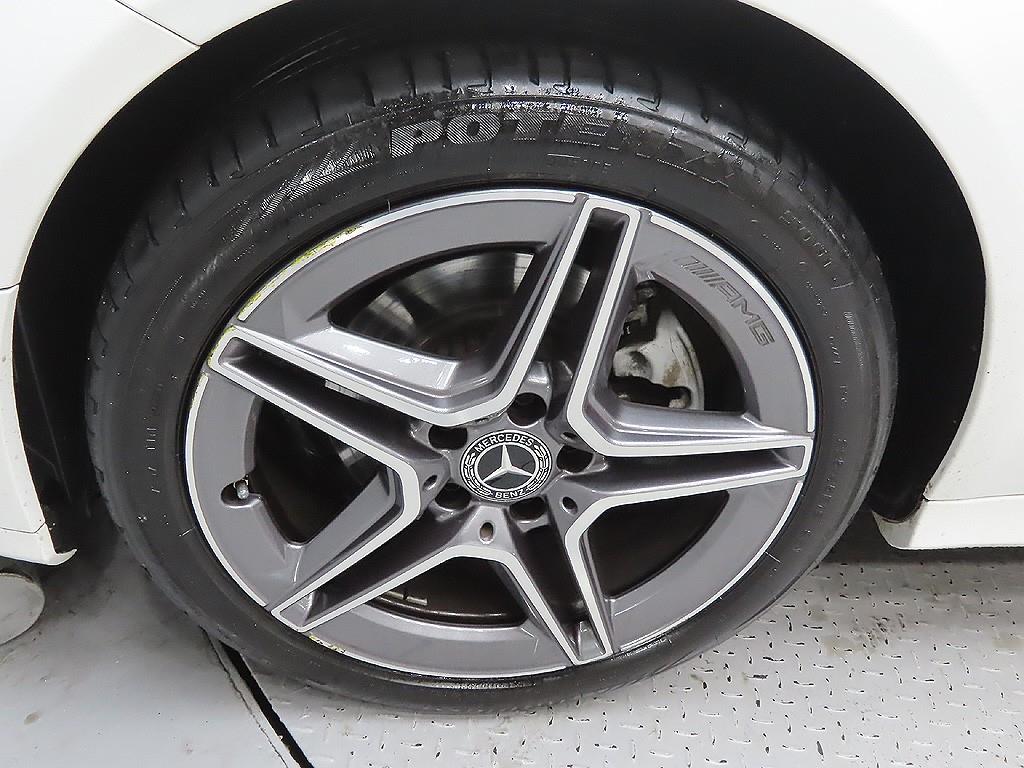 Mercedes Benz C Class - Vista 9