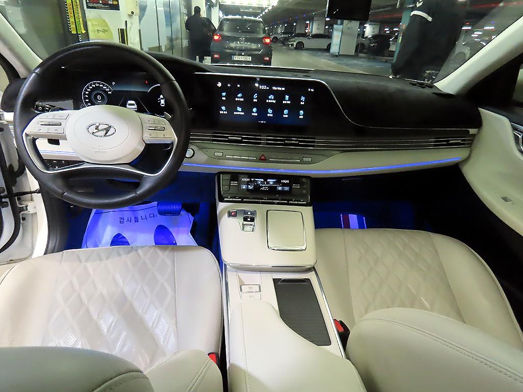 HYUNDAI Grandeur - Vista 10