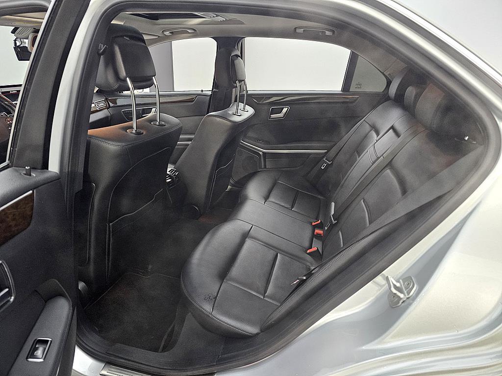 Mercedes Benz E class - Vista 9