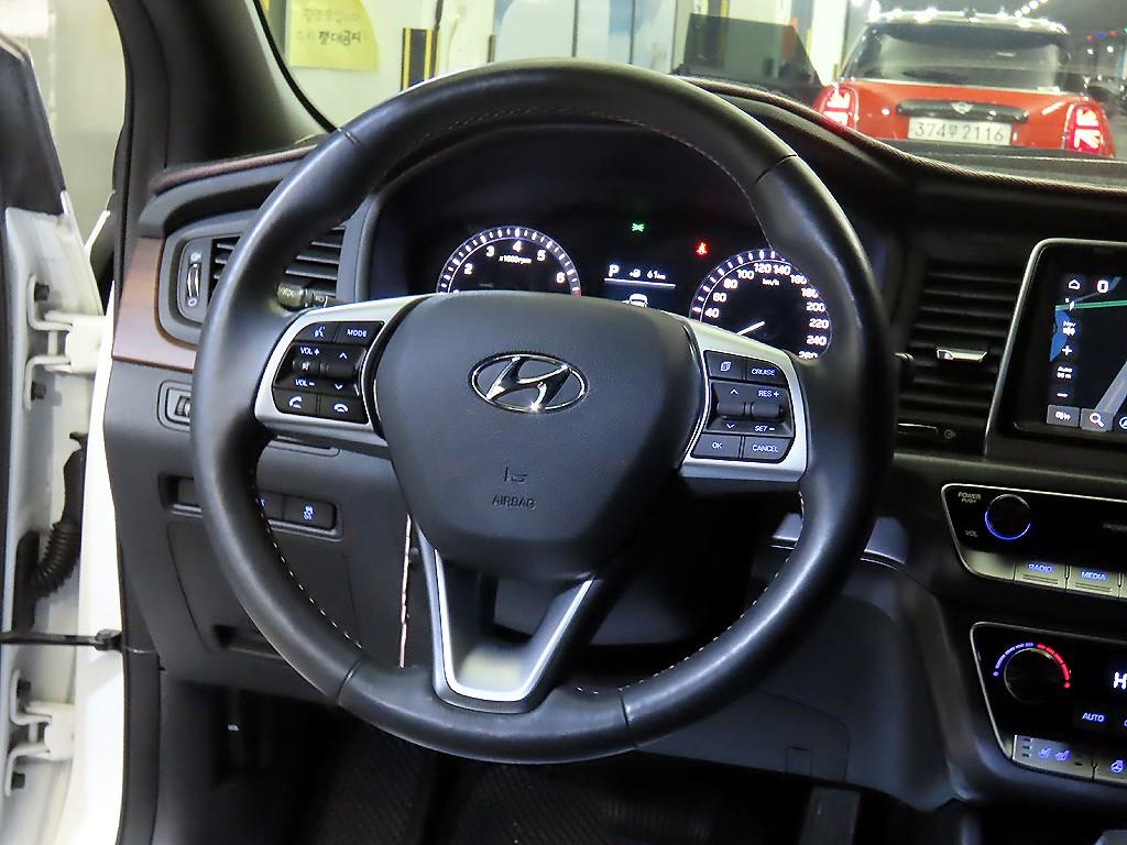 HYUNDAI Sonata - Vista 8