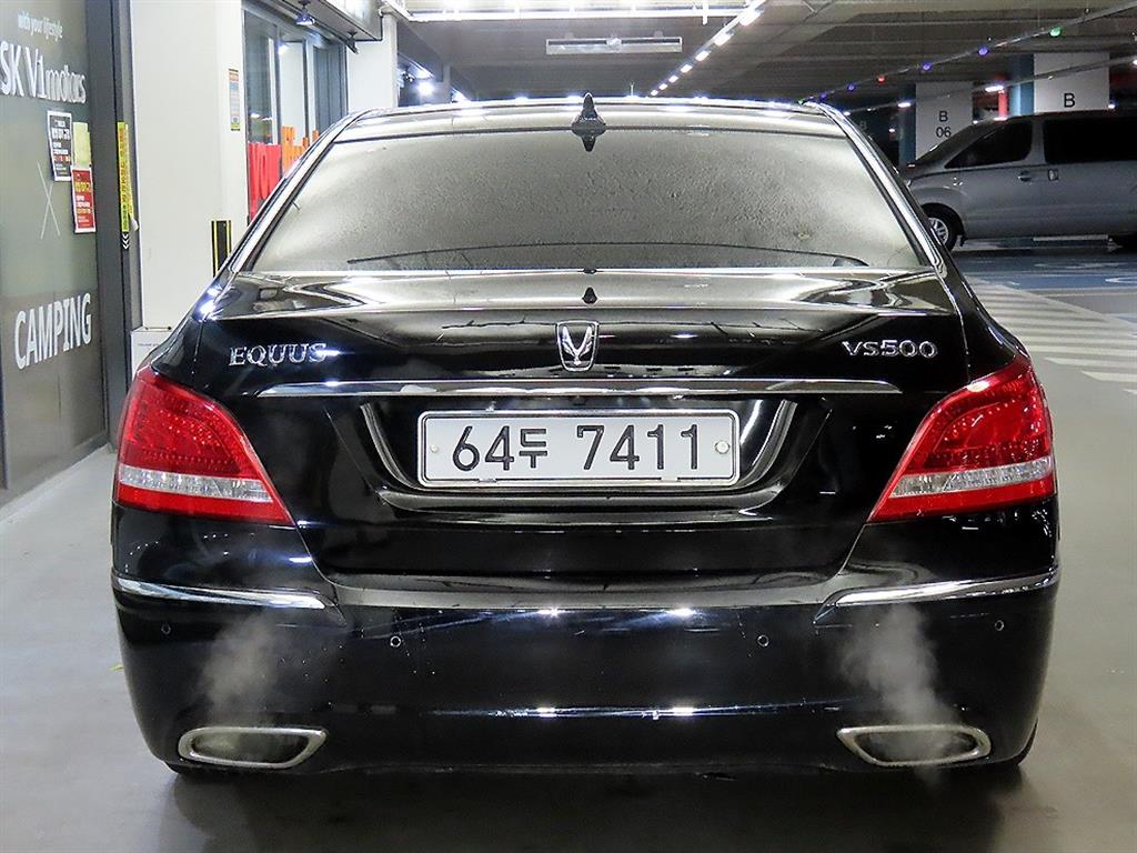 HYUNDAI Equus - Vista 5