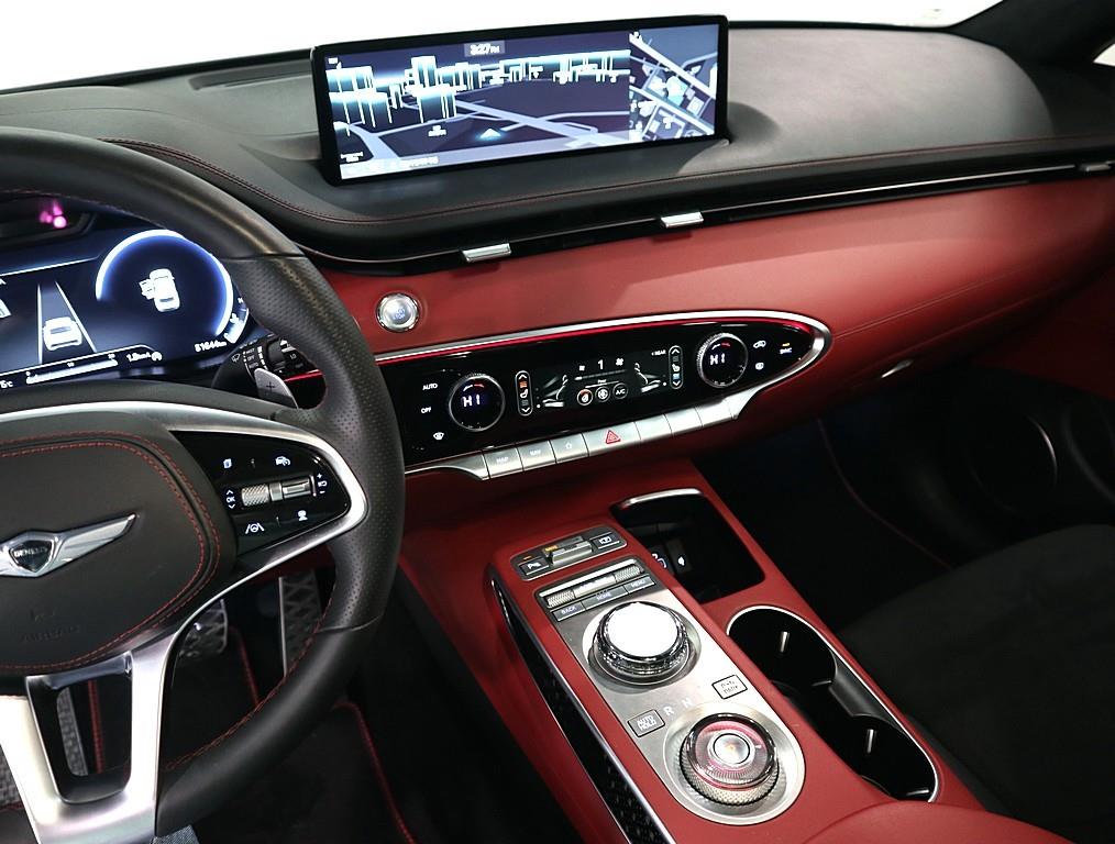 Genesis GV70 - Vista 11