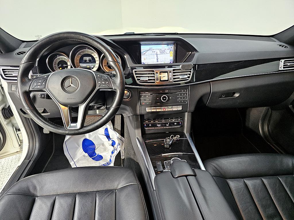 Mercedes Benz E class - Vista 5