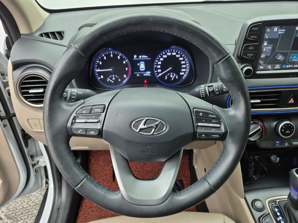 HYUNDAI Kona - Vista 9