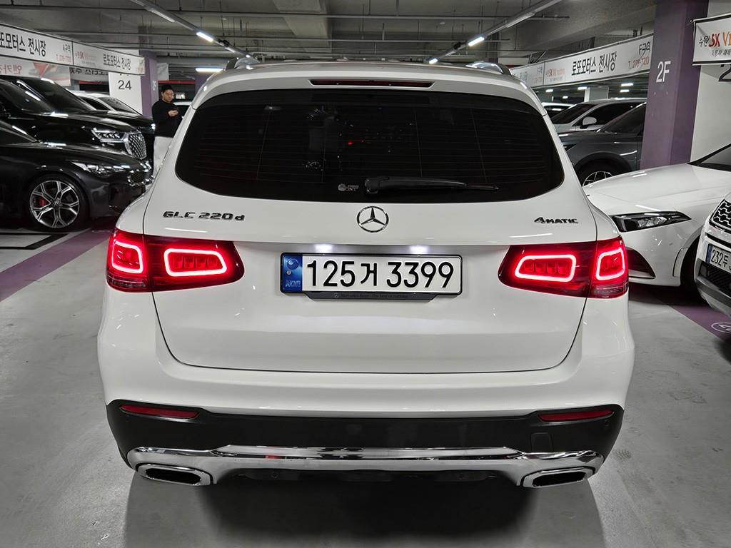 Mercedes Benz GLC Class - Vista 3