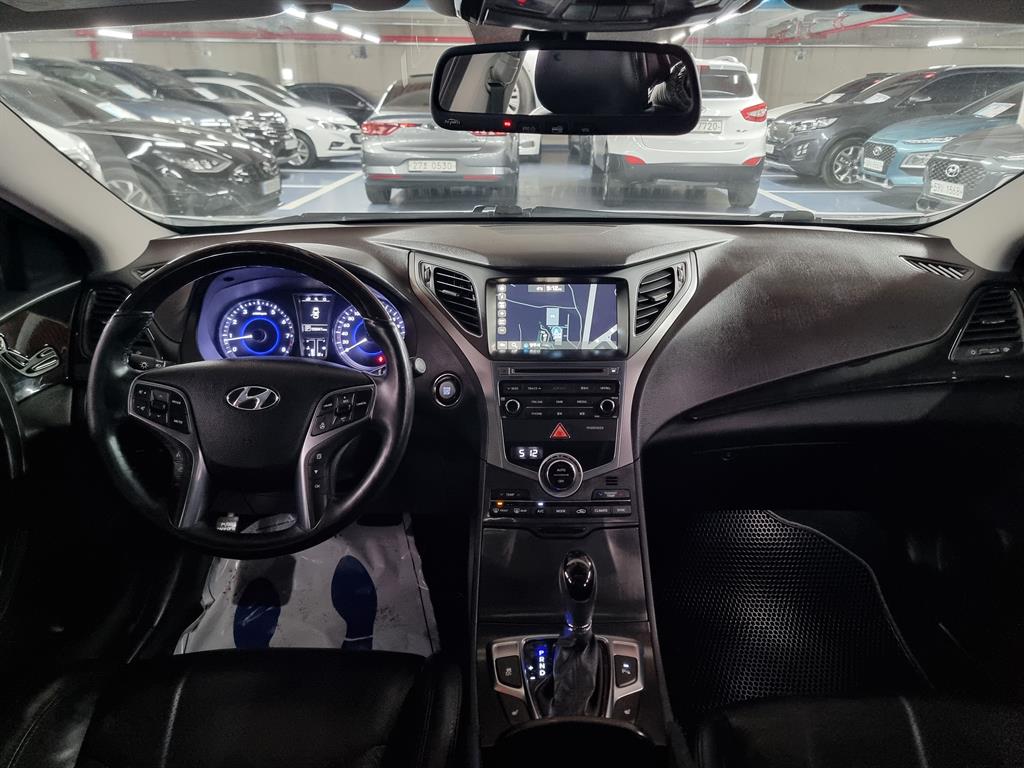 HYUNDAI Grandeur - Vista 7