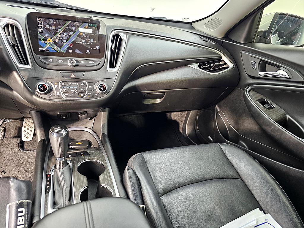 Chevrolet Malibu - Vista 10