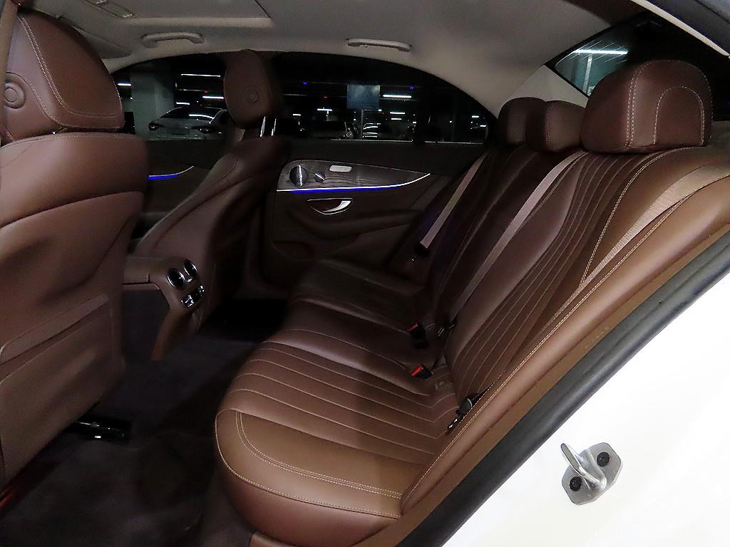 Mercedes Benz E class - Vista 7