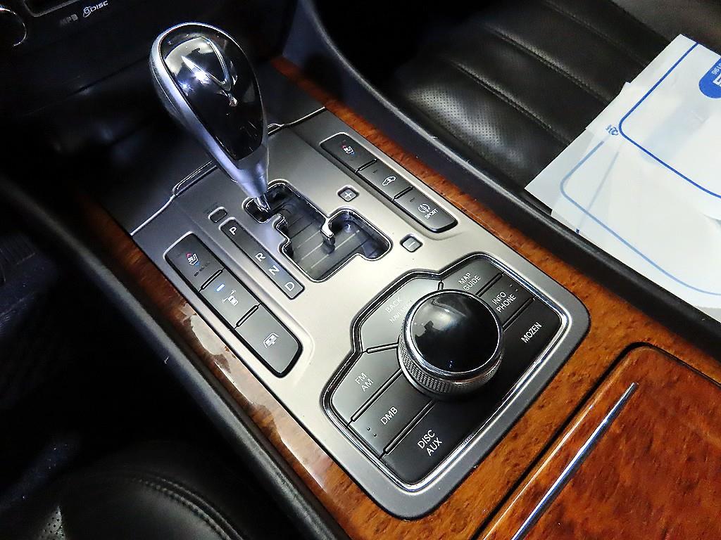 HYUNDAI Equus - Vista 12