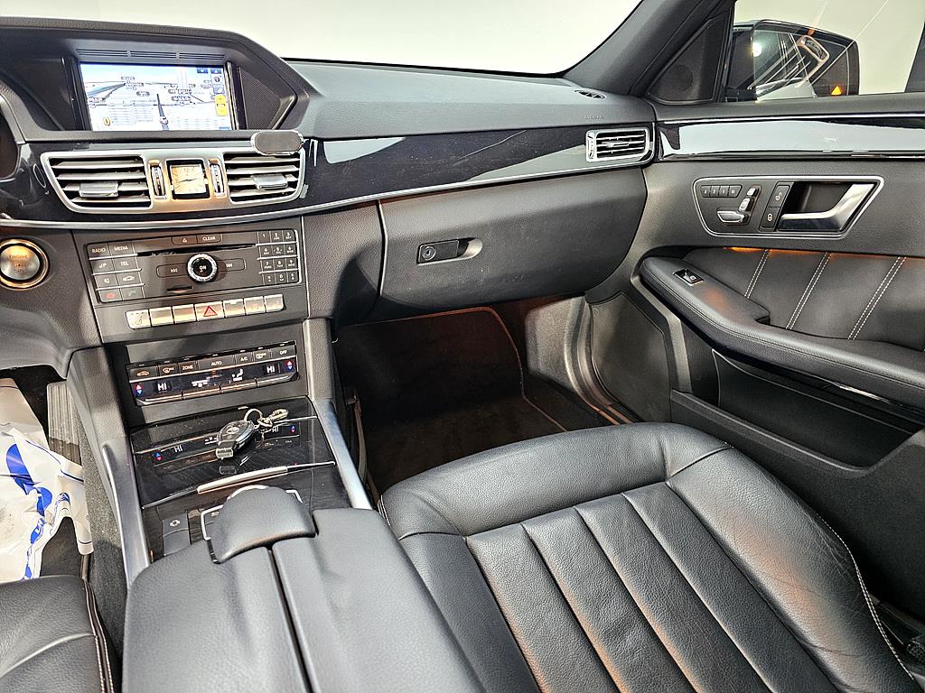 Mercedes Benz E class - Vista 9