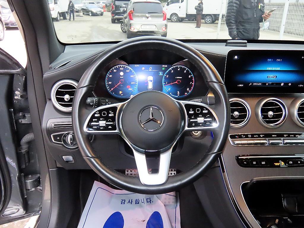 Mercedes Benz GLC Class - Vista 8