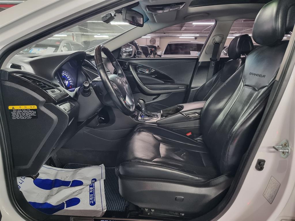 HYUNDAI Grandeur - Vista 5