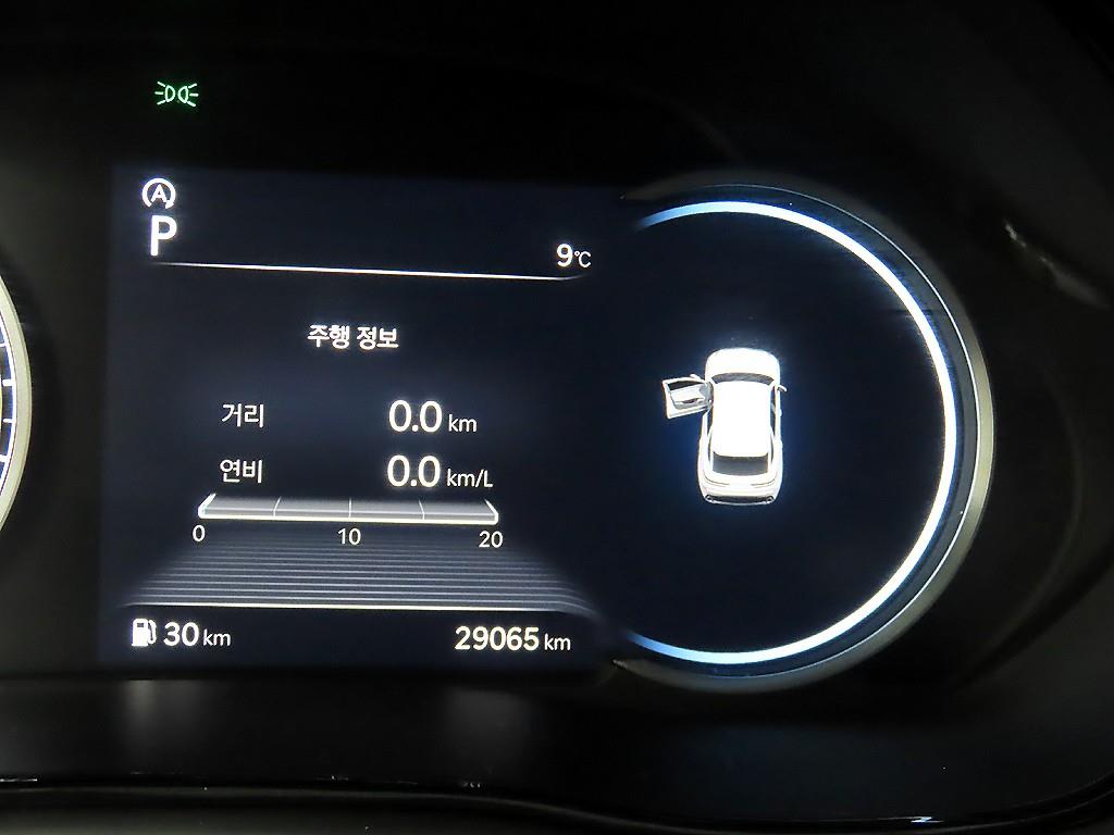 Genesis GV70 - Vista 8